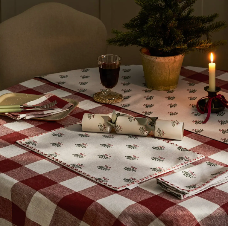 Mistletoe Placemats Set of 2