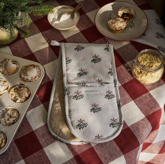 Mistletoe Double Oven Glove